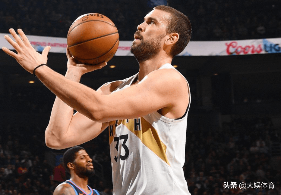 包含北京首钢围绕NBA季后赛调整名单深圳男篮赛后防线松动，广州队调整名单备战德国杯都惊呆了的词条